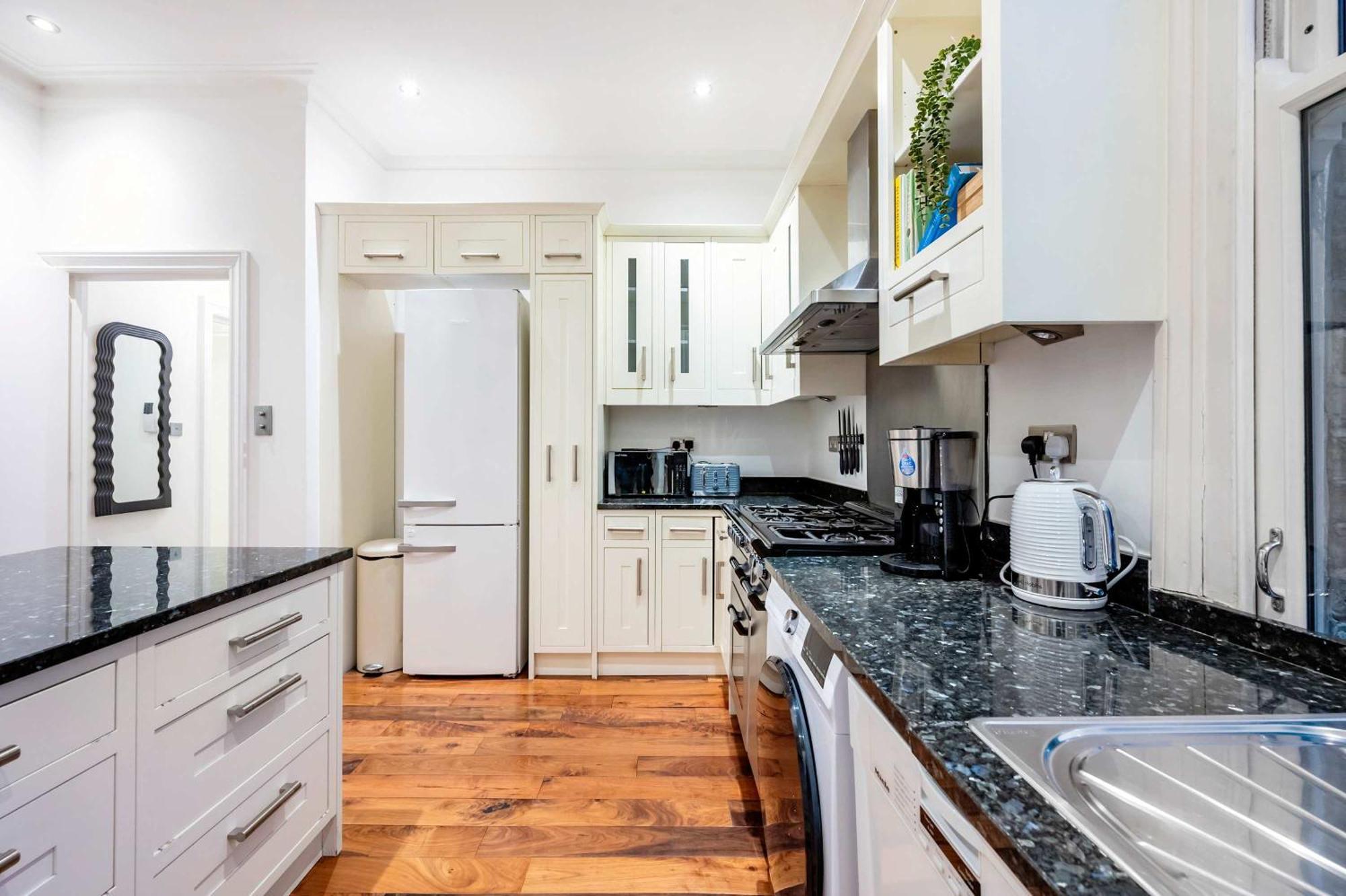 Maida Vale Mansions 2 Bed -by Out Of Office Lifestyle * Londra